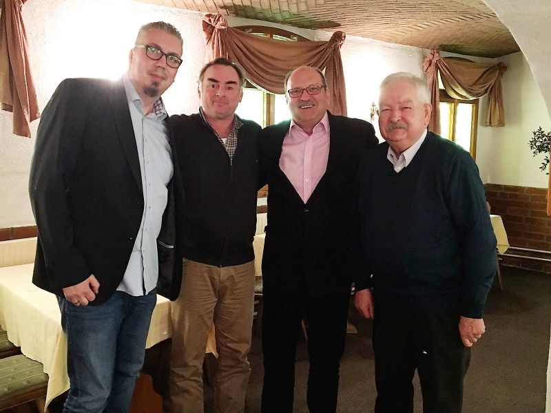 Peter Grenz, Eduard Johann, Norbert Buchholz, Manfred Wohlfeil (v.l.n.r.) Peter Grenz, Eduard Johann, Norbert Buchholz, Manfred Wohlfeil (v.l.n.r.)